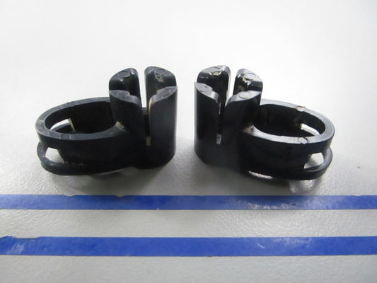 NEW OEM (LOT OF 2) 313792 0313792 OMC Johnson Evinrude Arm 0810