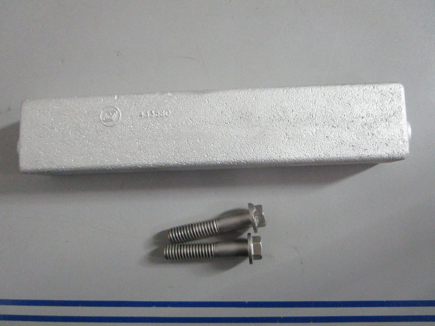 NEW OEM 433580 0433580 OMC Johnson Evinrude Anode Ay 0820