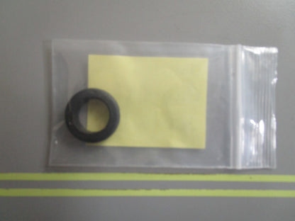 *NEW OEM* (LOT OF 4) 0810 OMC Johnson Evinrude Grommet 300454 0300454