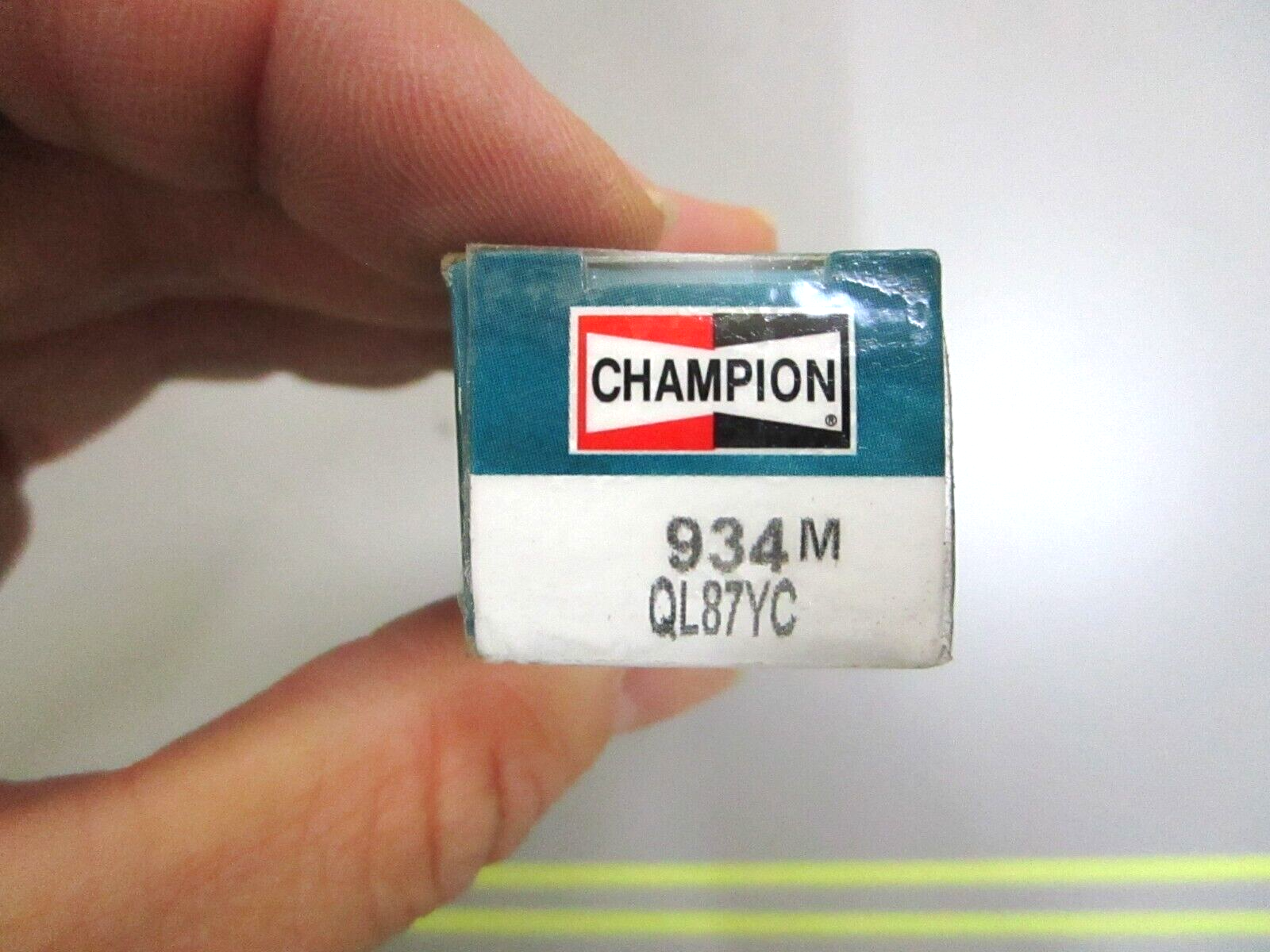 *NEW* 0750 Champion SPARK PLUG 934M