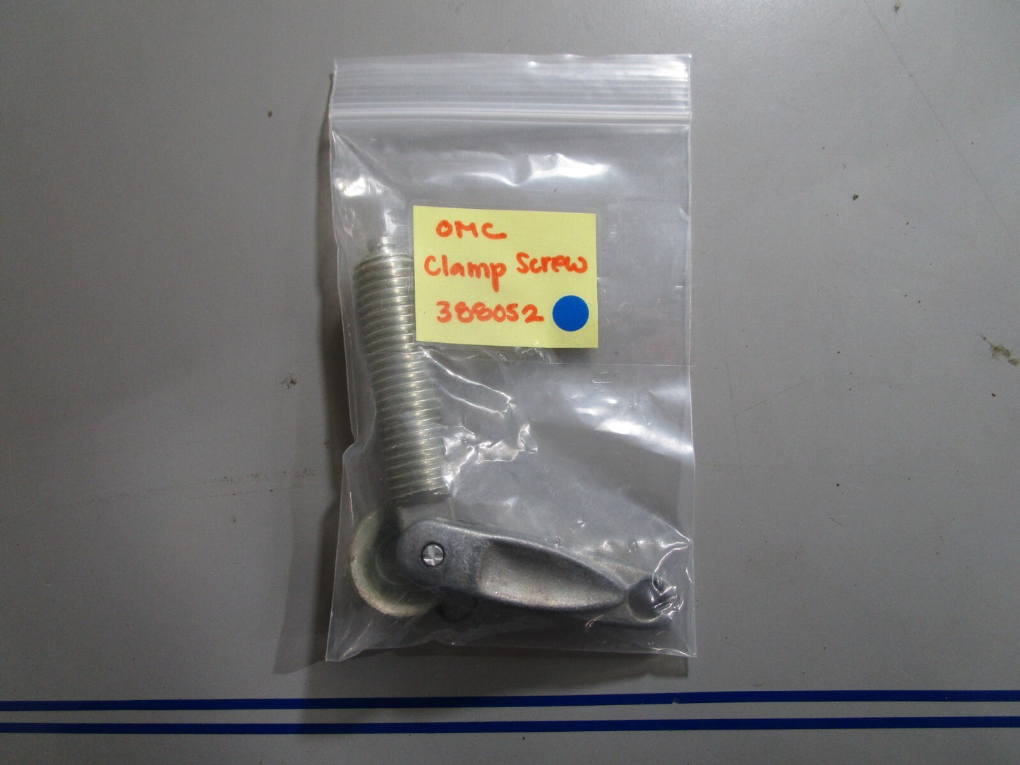 *NEW OEM* 0810 OMC Johnson Evinrude Clamp Screw 388052 0388052