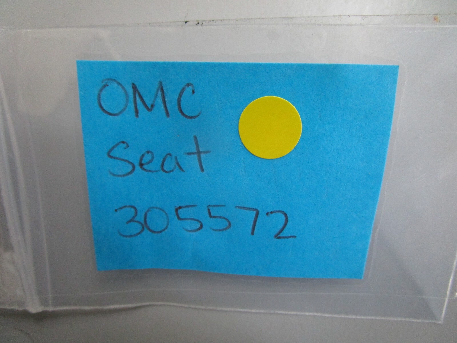 *NEW OEM* 0810 OMC Johnson Evinrude Seat 305572 0305572