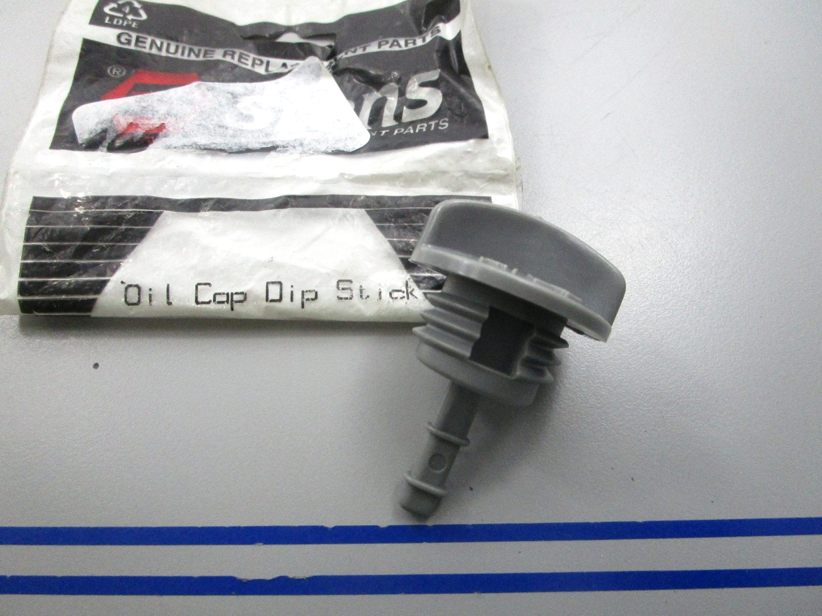 NEW 125-330 Replaces: 280663 Stens Oil Cap 0810