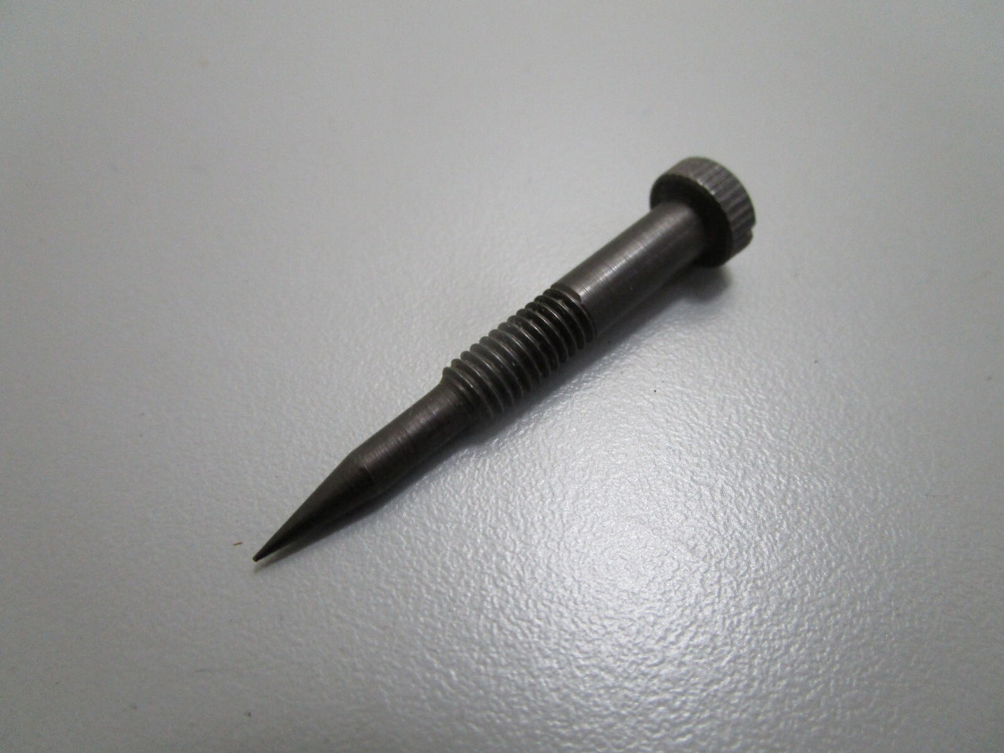 *NEW OEM* 0810 OMC Johnson Evinrude Needle 260688 0260688