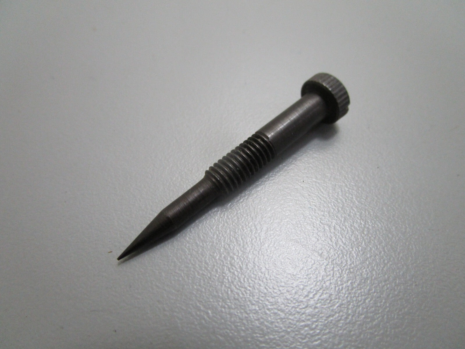 *NEW OEM* 0810 OMC Johnson Evinrude Needle 260688 0260688