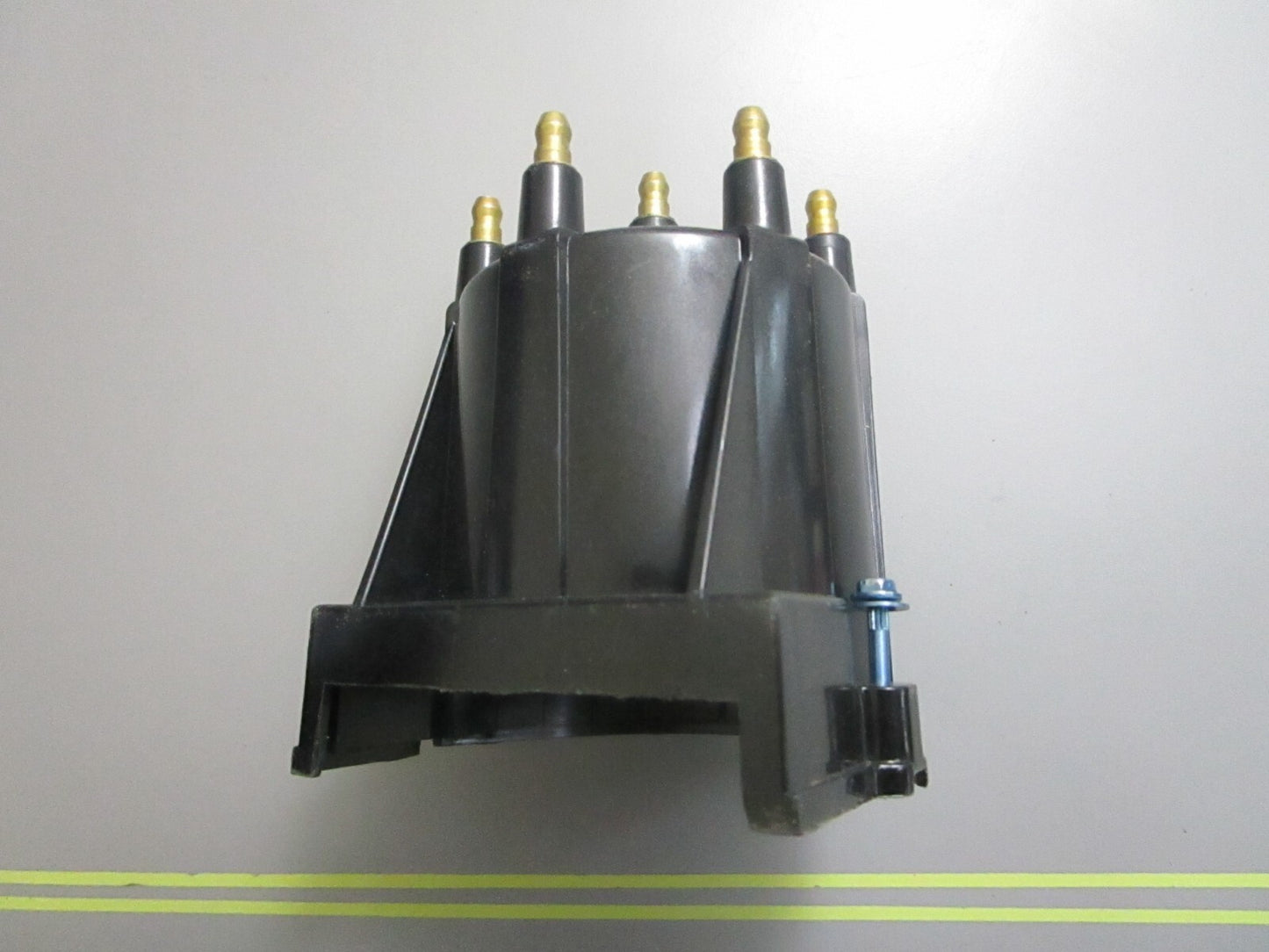 *NEW OEM* 0810 Volvo Penta Distributor Cap 3854331