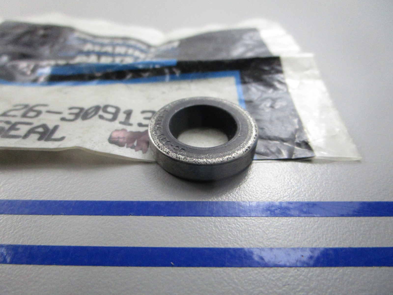 NEW OEM 26-30913 Mercury Quicksilver Oil Seal 0810