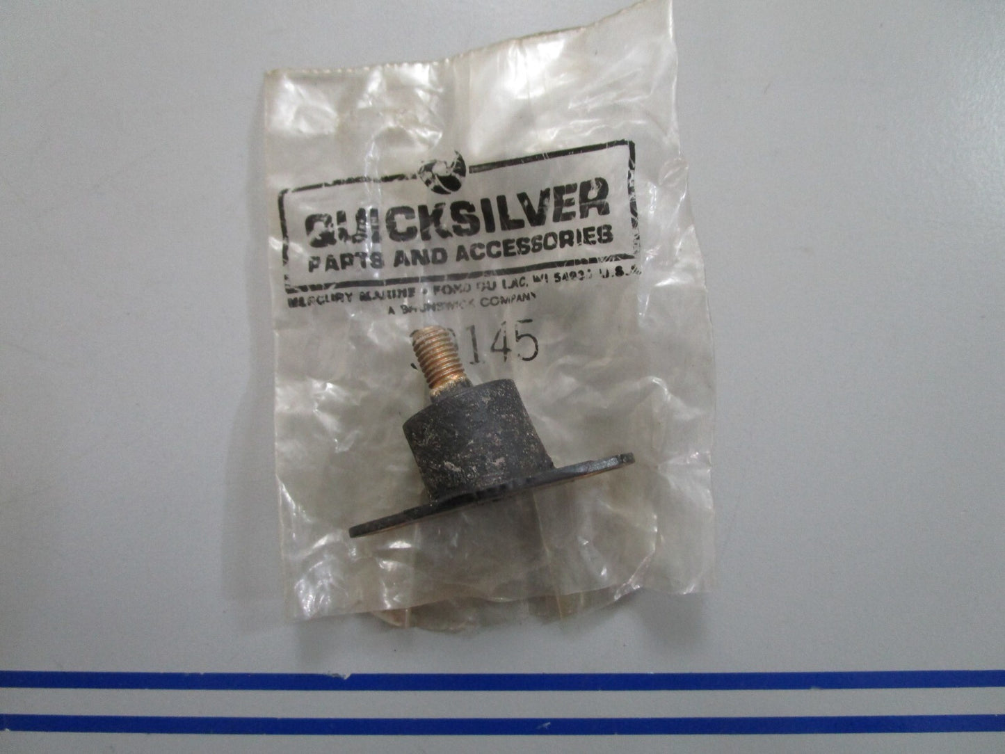 *NEW OEM* 0820 Mercury Quicksilver Mount 39145