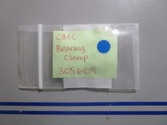 *NEW OEM* (LOT OF 2) 0810 OMC Johnson Evinrude Bearing Clamp 305609 0305609