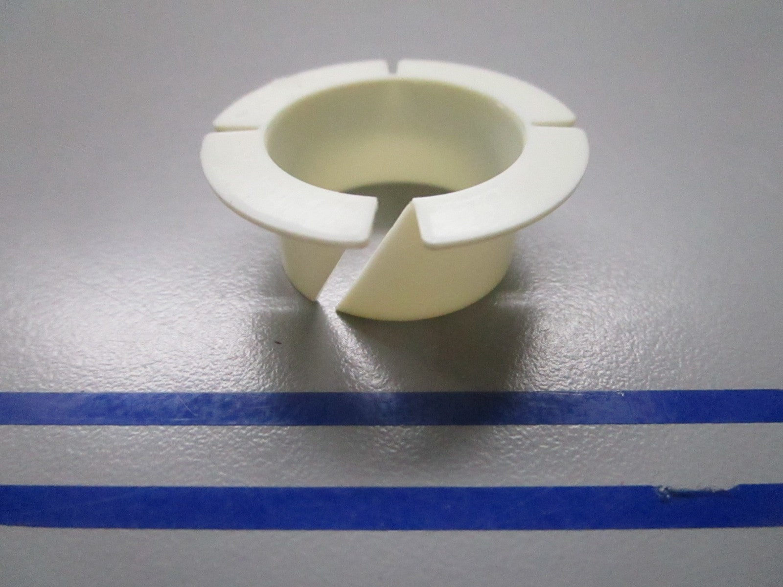 *NEW OEM* 0810 OMC Johnson Evinrude Bearing Nyliner 908324 0908324