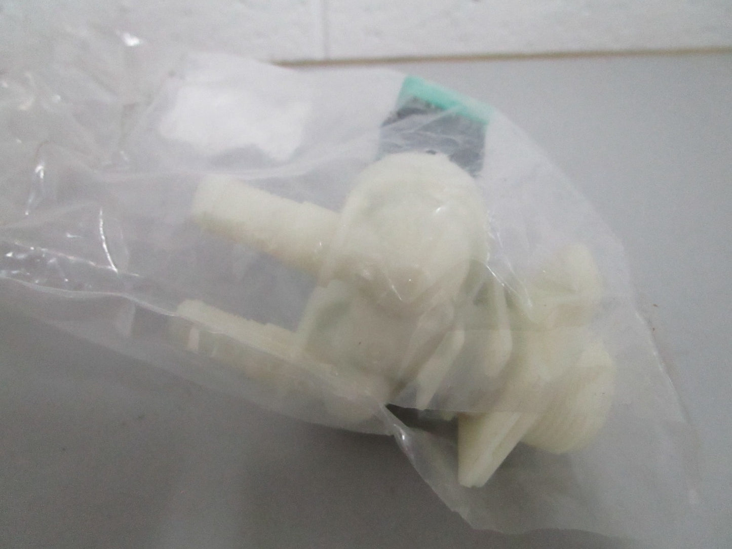 NEW OEM 00428210 Bosch Water Inlet Valve 0820