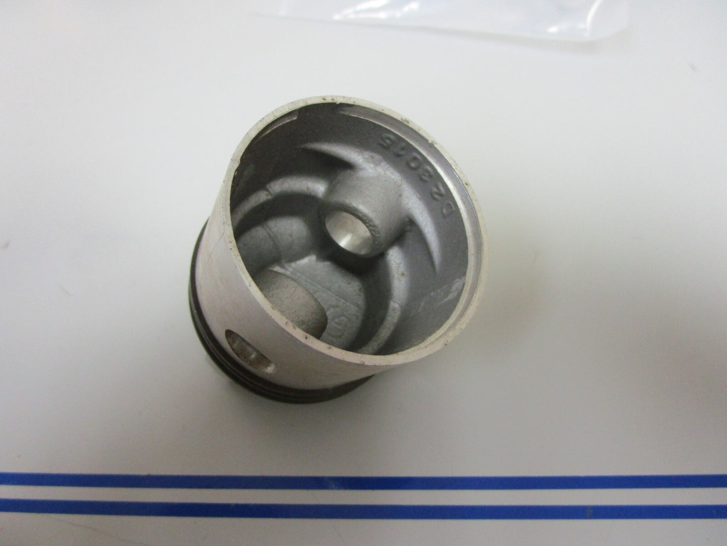 *NEW OEM* 0810 Mercury Quicksilver Piston F26015