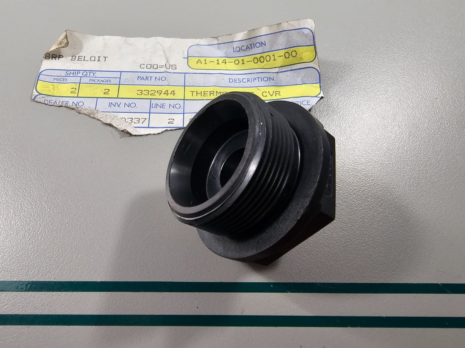 NEW OEM 778332 0778332 OMC Johnson Evinrude Thermostat Plug 0810