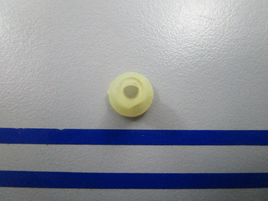 NEW OEM 204708 0204708 OMC Johnson Evinrude Retainer 0810