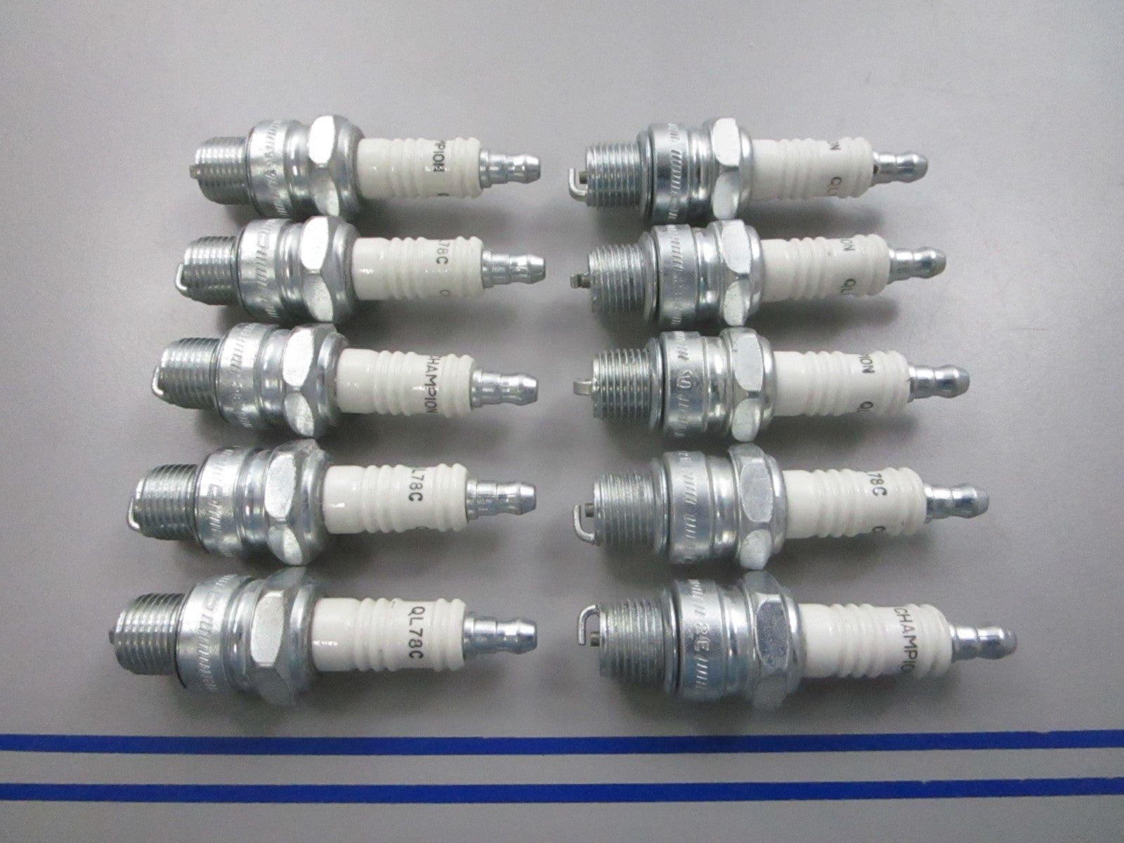 NEW (LOT OF 10) QL78C Champion Spark Plug 0810