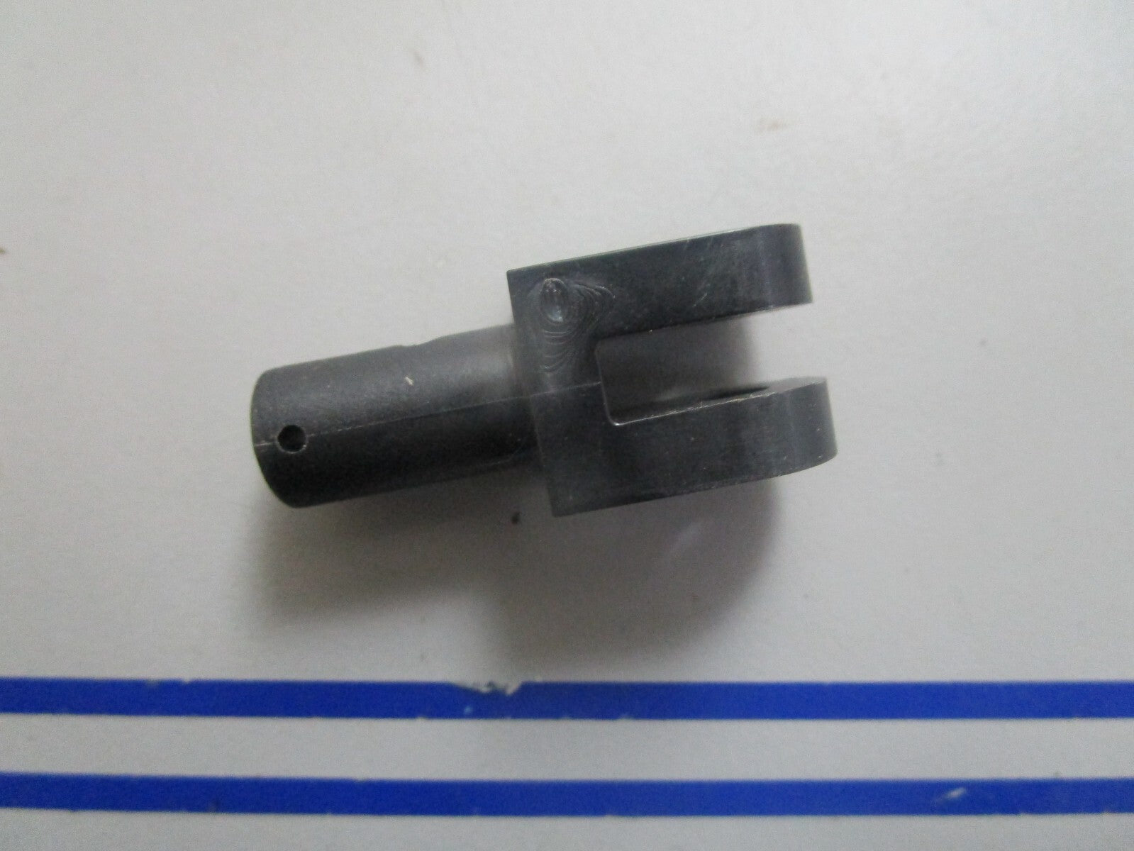 *NEW OEM* 0720 OMC Johnson Evinrude Spark Rod Retainer 334737 0334737