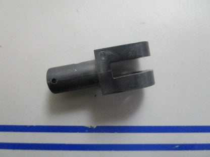 *NEW OEM* 0720 OMC Johnson Evinrude Spark Rod Retainer 334737 0334737