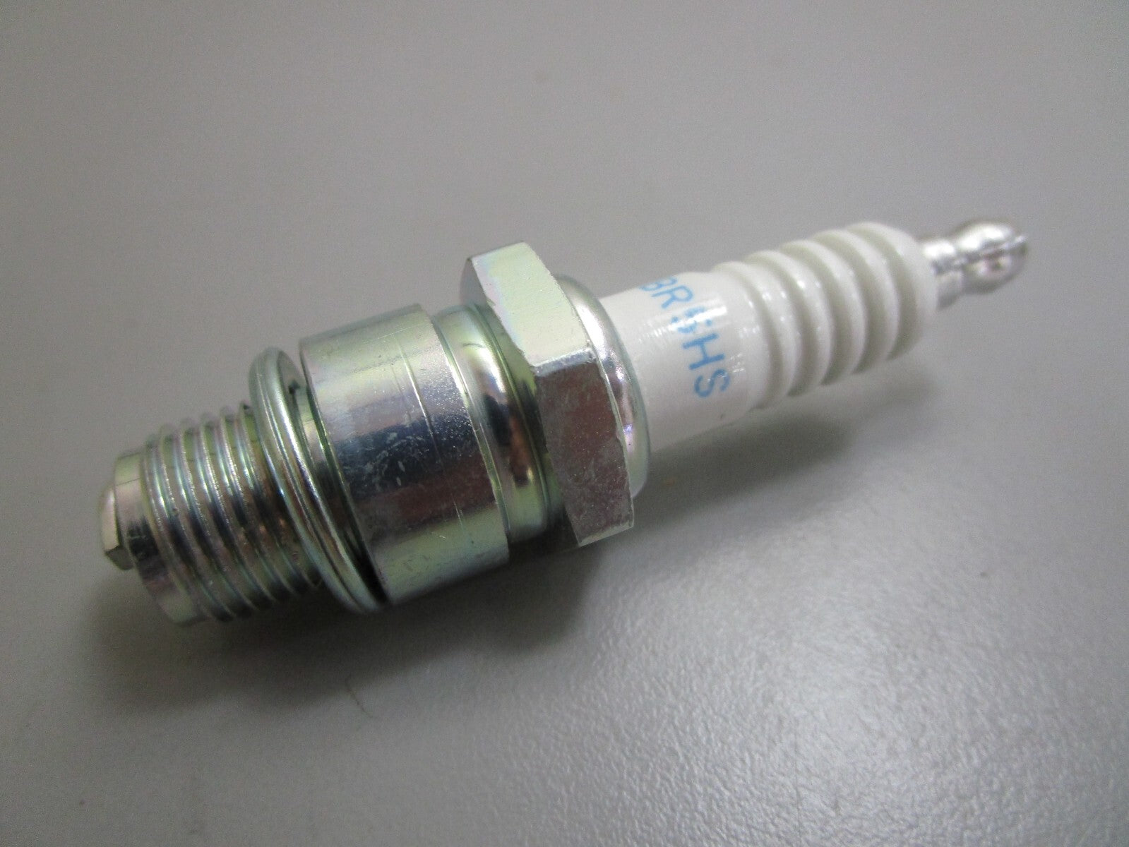 *NEW* (LOT OF 9) 0820 NGK Spark Plug BR5HS