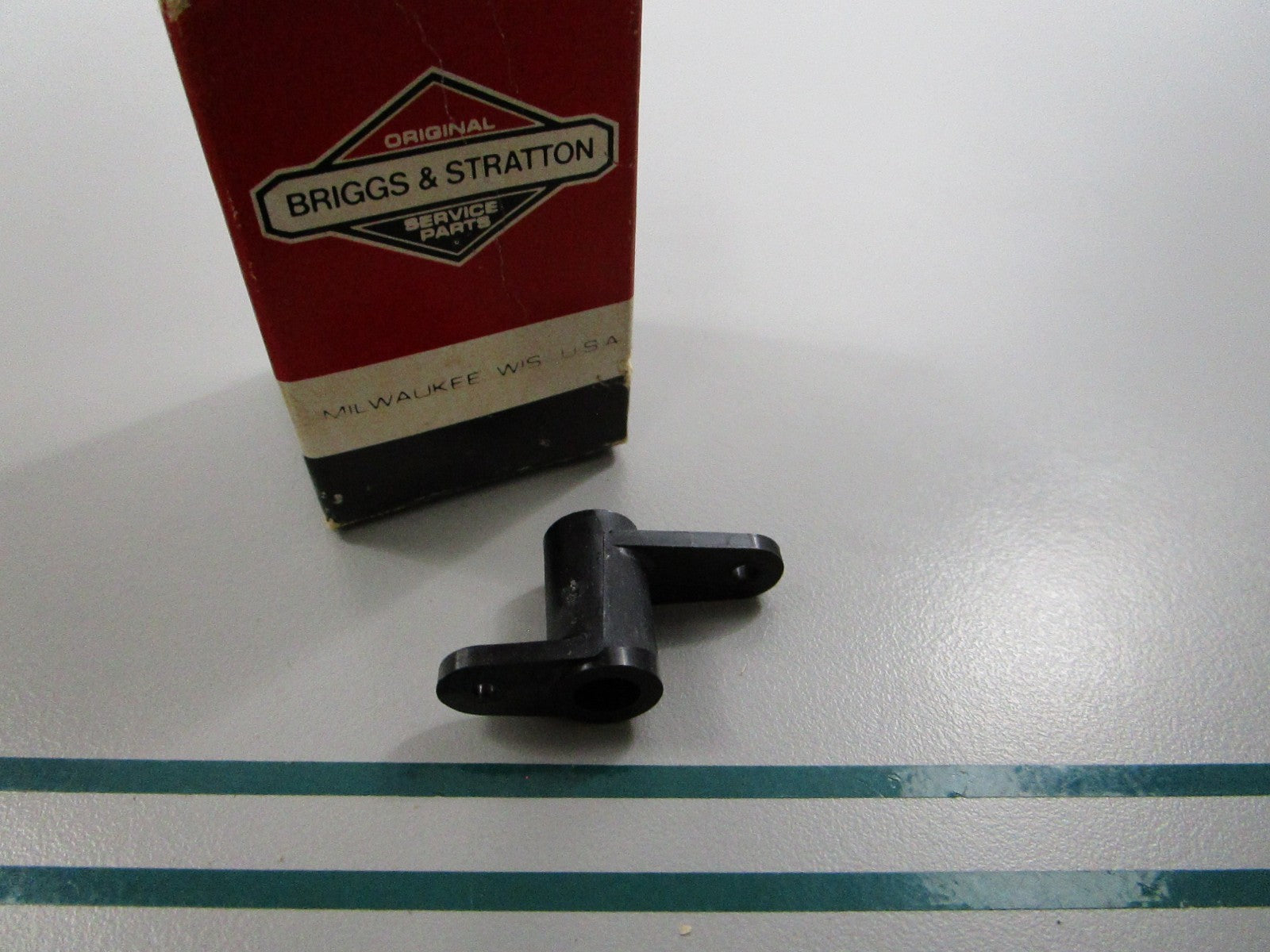 NEW OEM 280272 Briggs & Stratton Bell Crank 0810