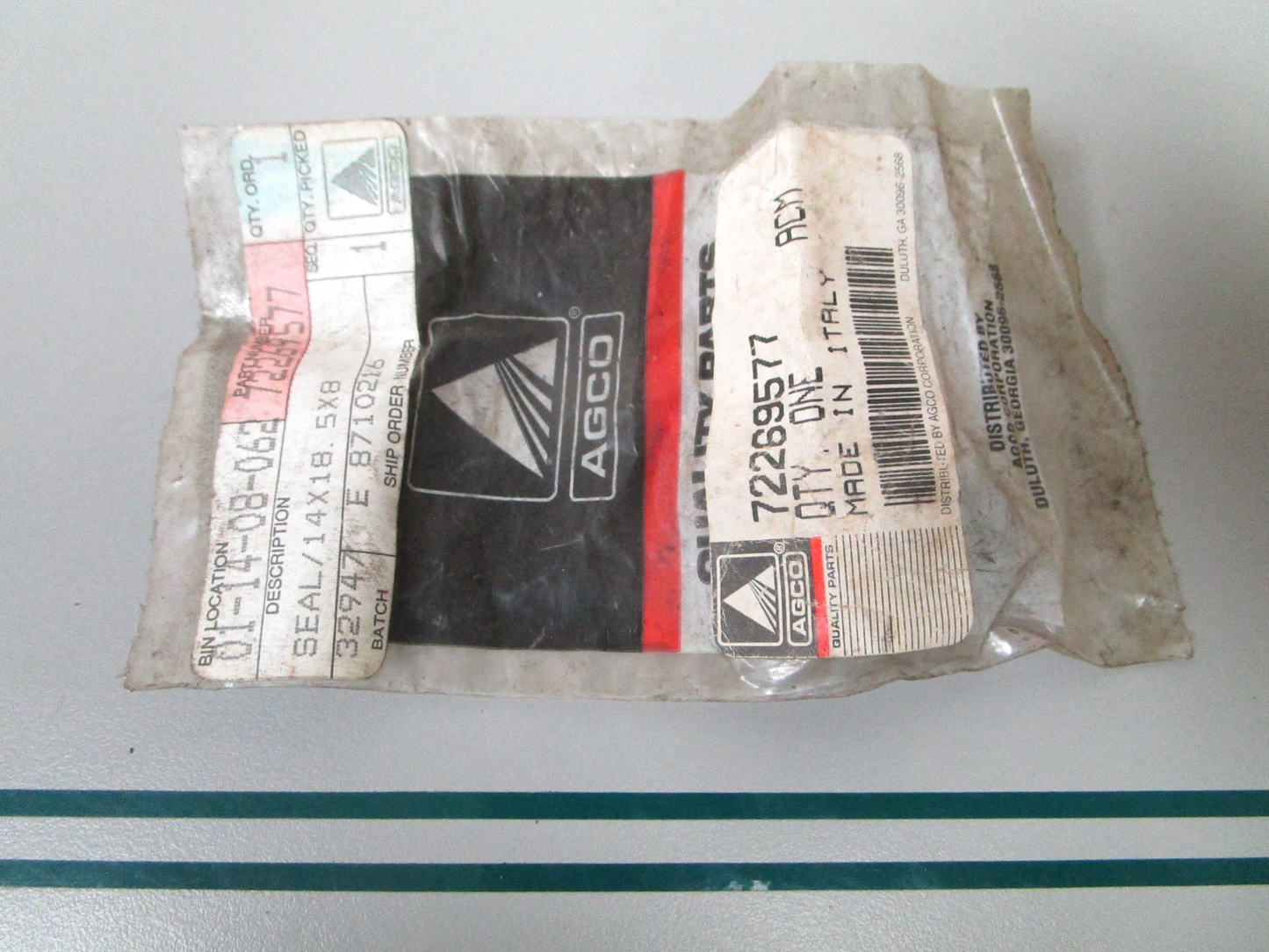 NEW OEM 72269577 AGCO Seal 0810