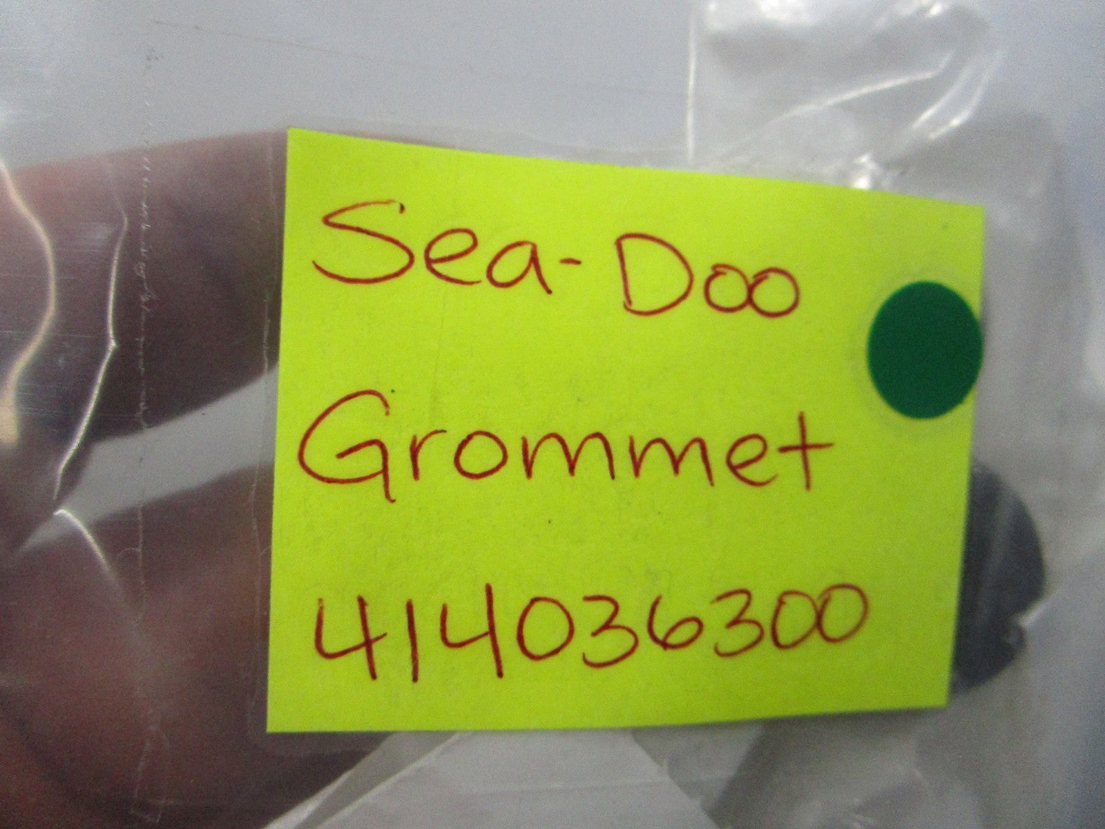 NEW (LOT OF 4) 414036300 Sea-Doo Grommet 0810