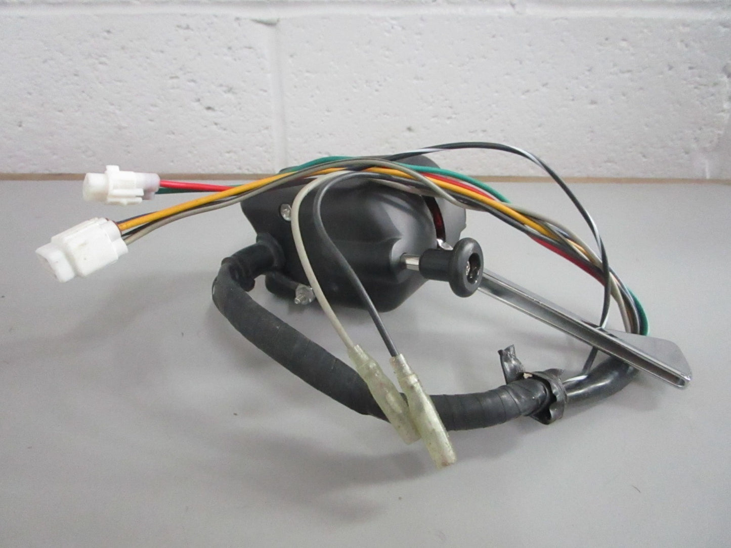 NEW OEM DOT QQC 86 PM Model 500 Turn Signal 0820