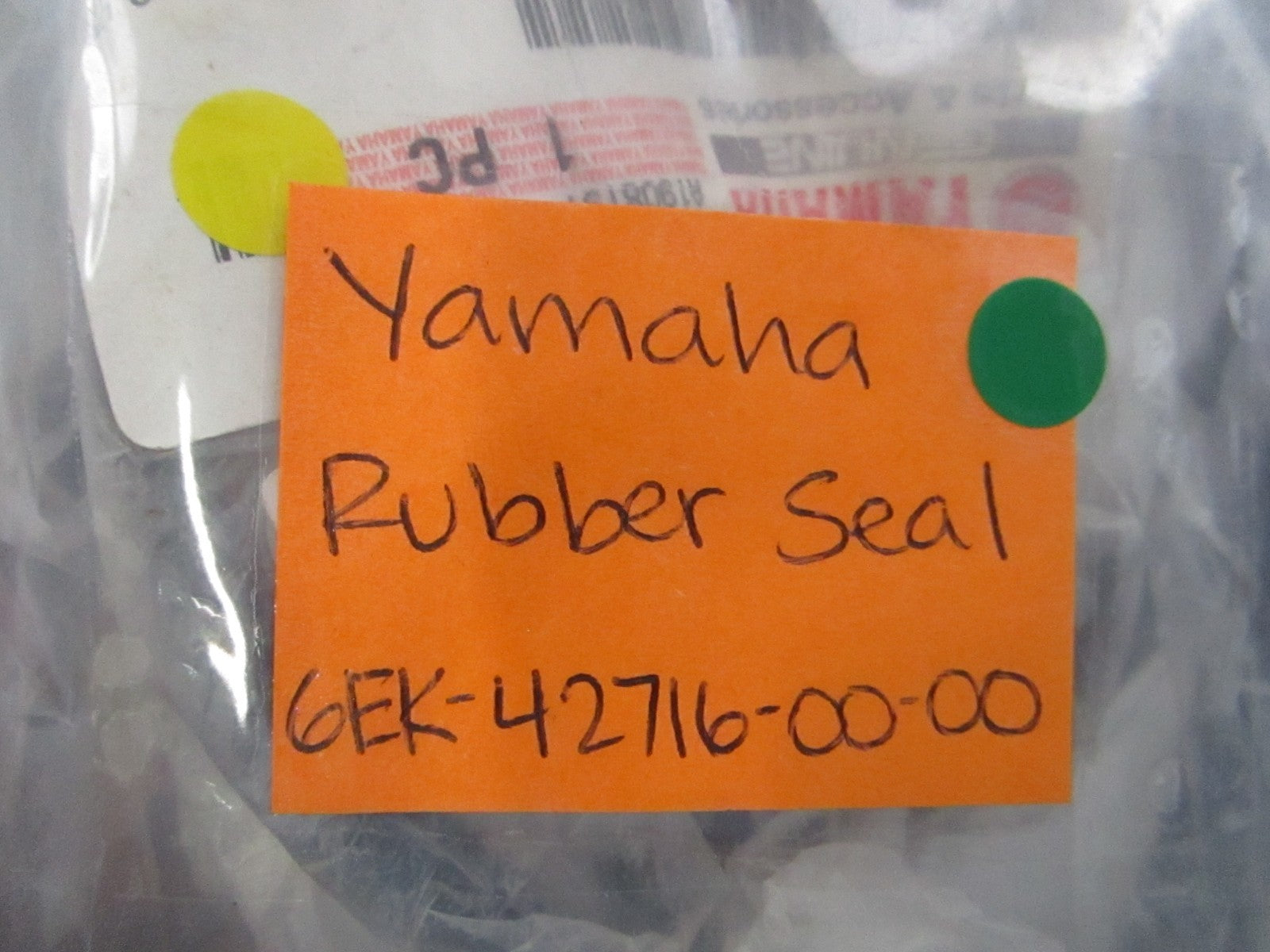 NEW OEM 6EK-42716-00-00 Yamaha Rubber Seal 0810
