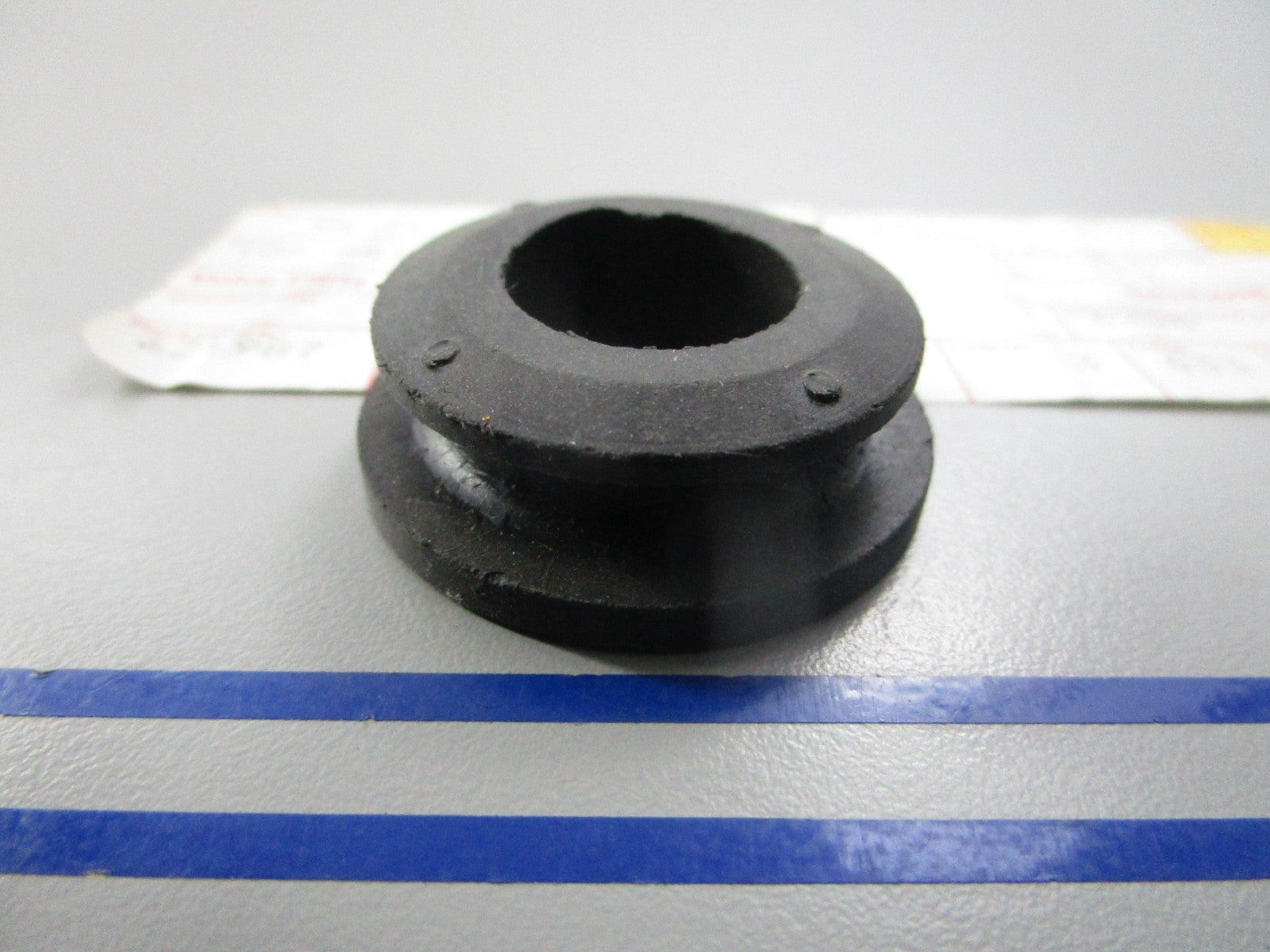 NEW OEM 3852821 Volvo Penta Grommet 0810