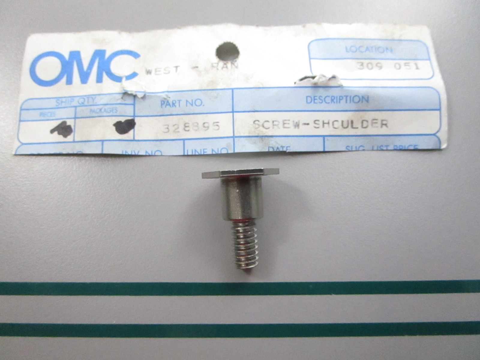 NEW OEM 328895 0328895 OMC Johnson Evinrude Shoulder Screw Bolt 0810