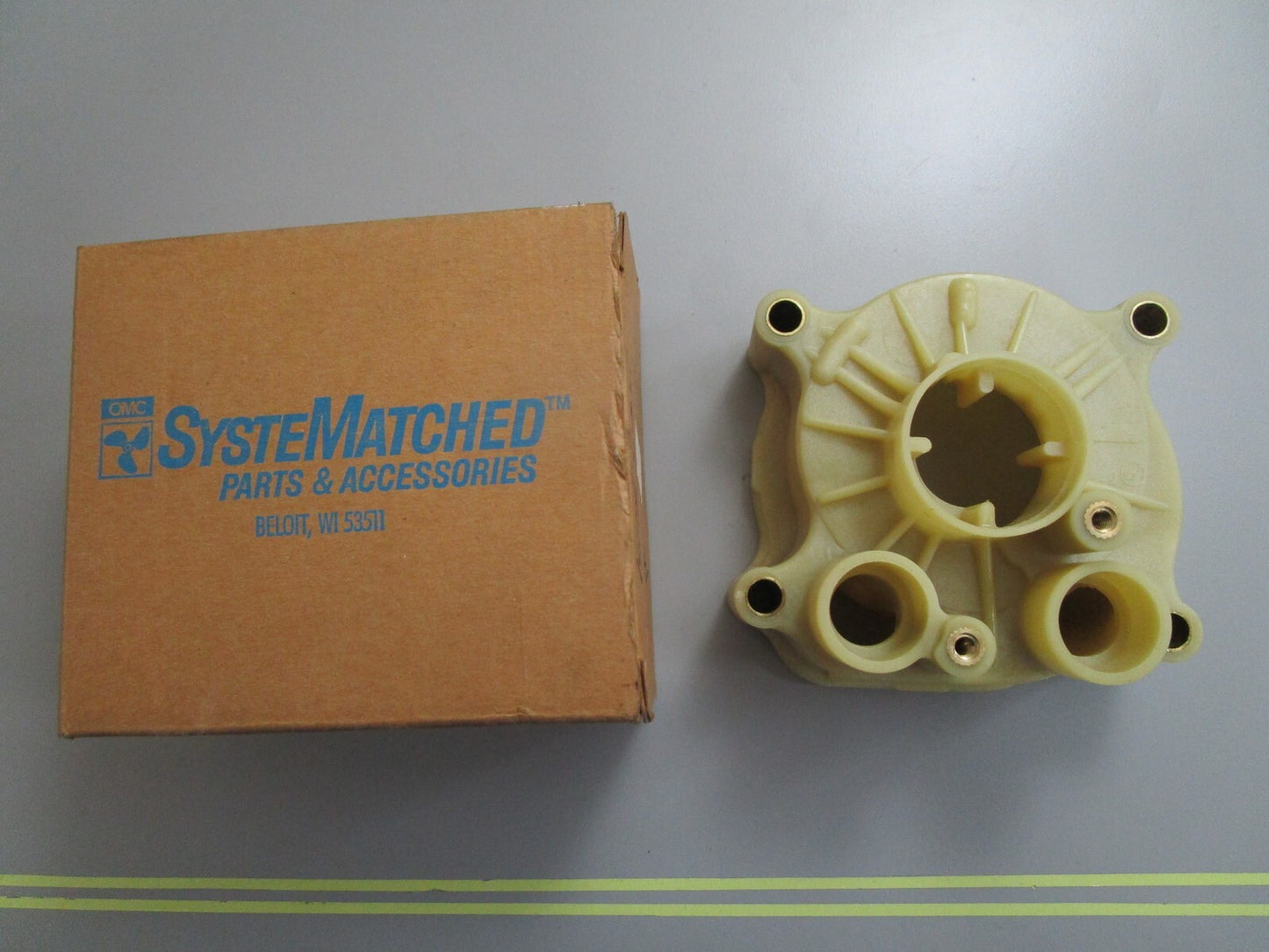 *NEW OEM* 0820 OMC Johnson Evinrude Impeller Housing 385801 0385801