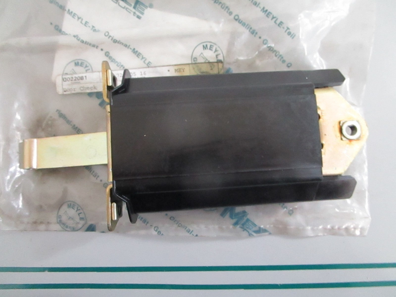 NEW OEM 1267200518 Mercedes-Benz Door Check 0820