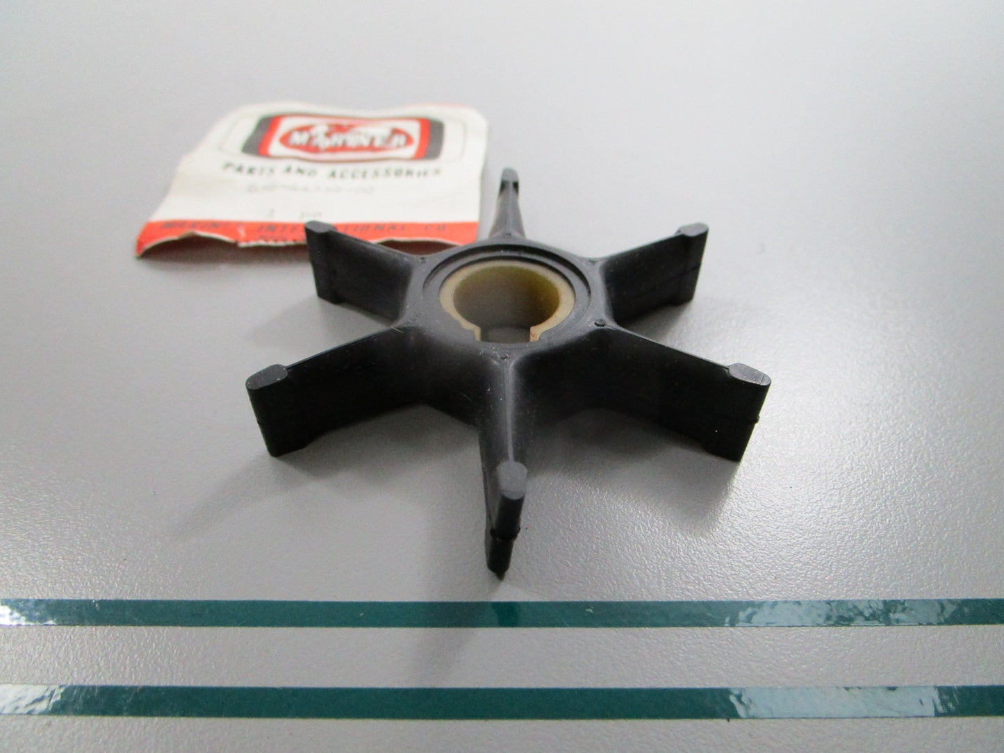 NEW OEM 656-44352-02-00 Yamaha Mariner Impeller 0810