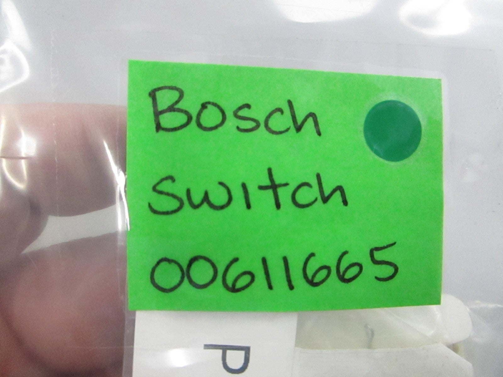 NEW OEM 00611665 Bosch Switch 0810