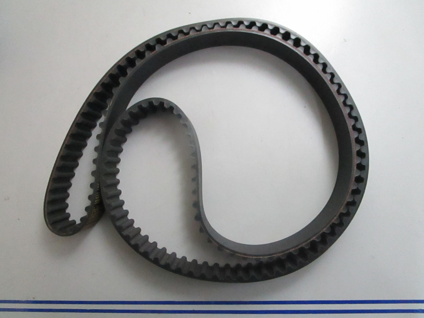 *NEW OEM* 0820 Volvo Penta Tooth Belt 272386