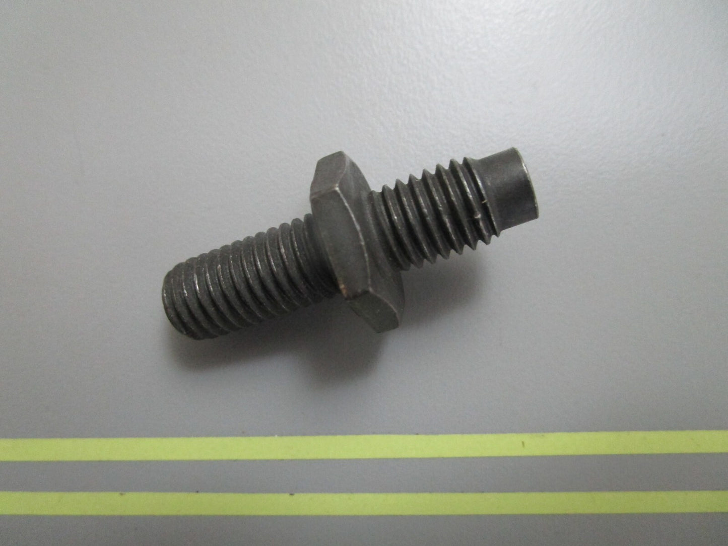 *NEW OEM* 0810 Volvo Penta Stud 855574