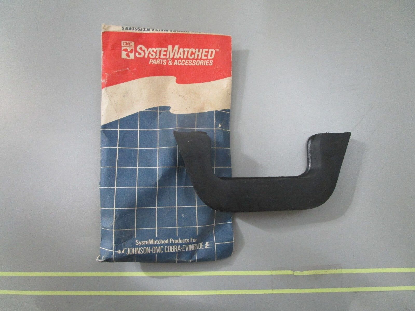 *NEW OEM* 0810 OMC Johnson Evinrude Bumper Assembly 980370 0980370