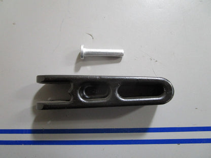 *NEW OEM* 0810 OMC Johnson Evinrude Clamp Screw Handle & Rivet 398001 0398001