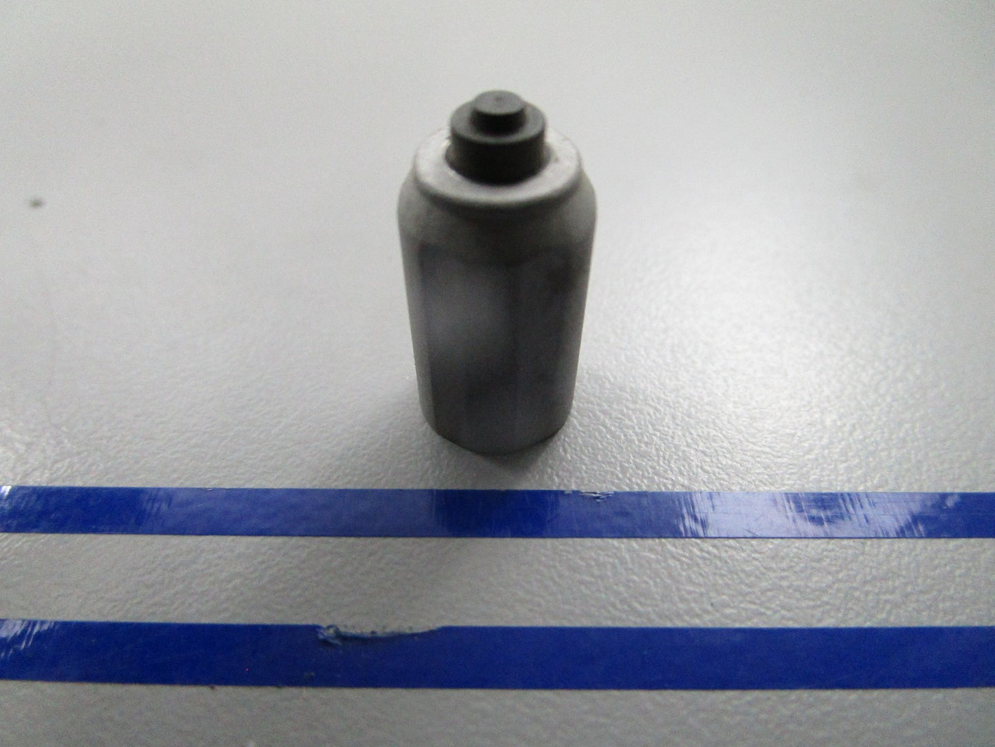 *NEW OEM* 0810 OMC Johnson Evinrude Valve Core 389000 0389000