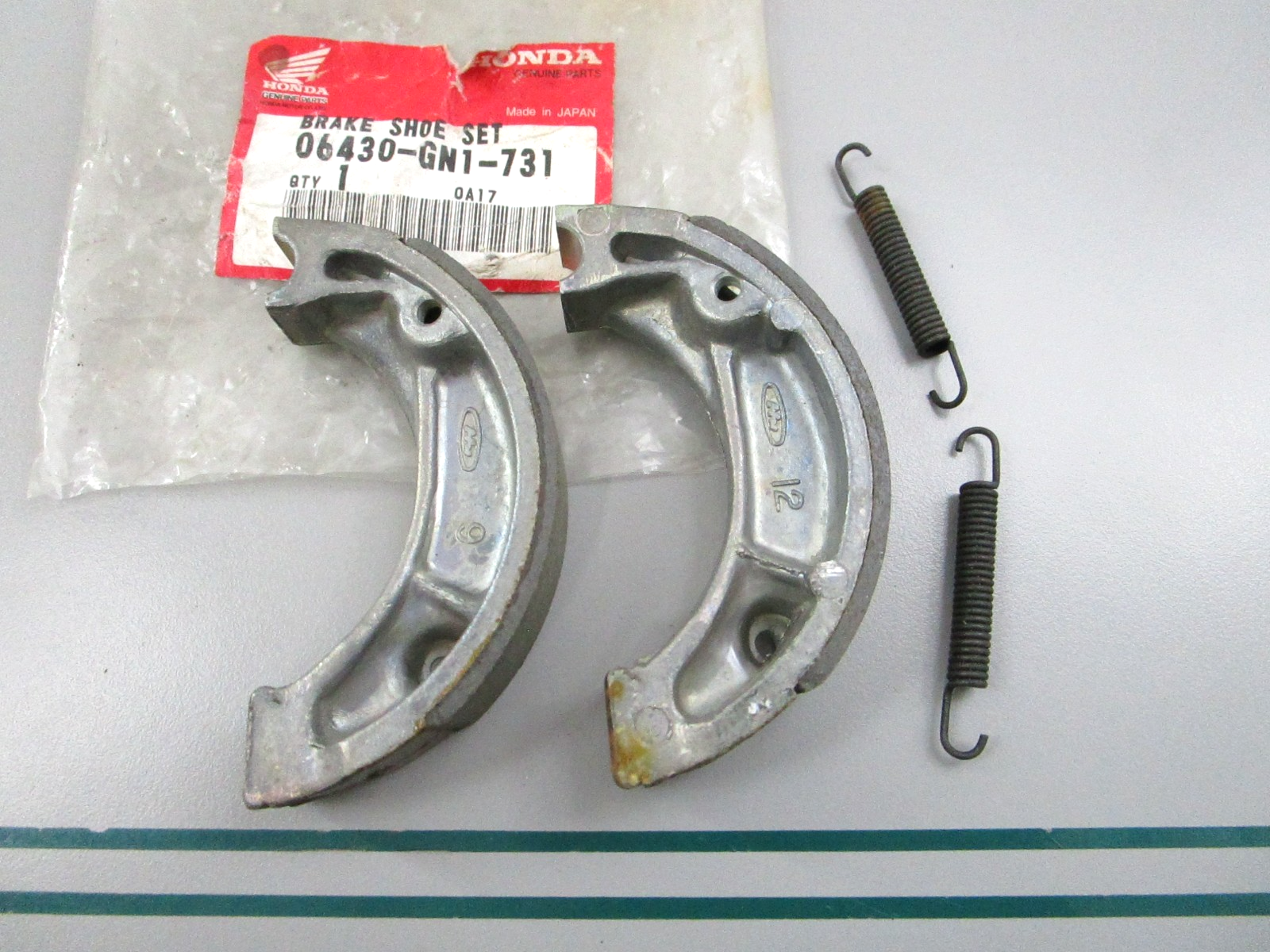 NEW OEM 06430-GN1-731 Honda Brake Shoe Set 0810