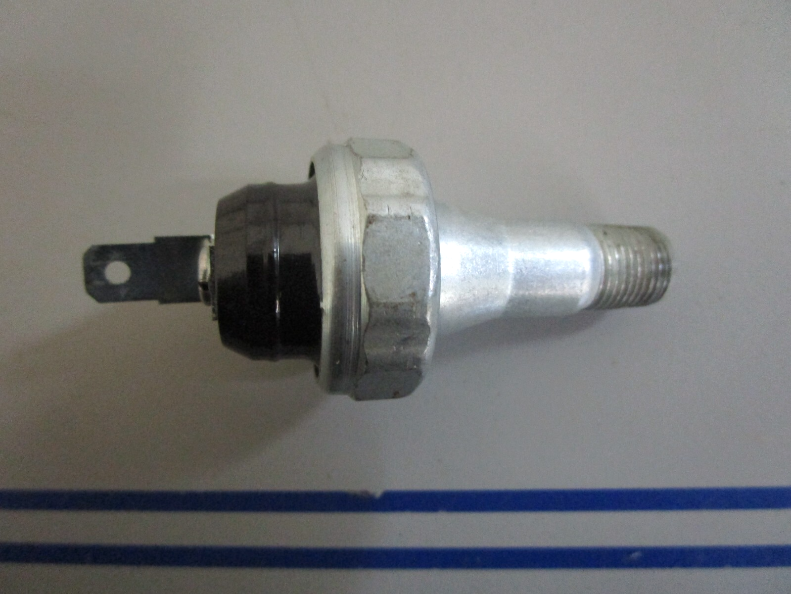 *NEW OEM* 0820 Volvo Penta Switch 3854181