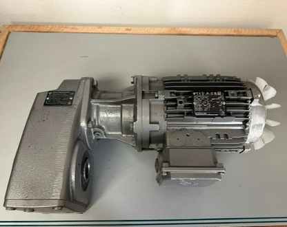 Nord SK 1282AZH-90SP/4 NEW NOS Gear Motor 1.5 HP 85 RPM 20.57:1 Right Angle