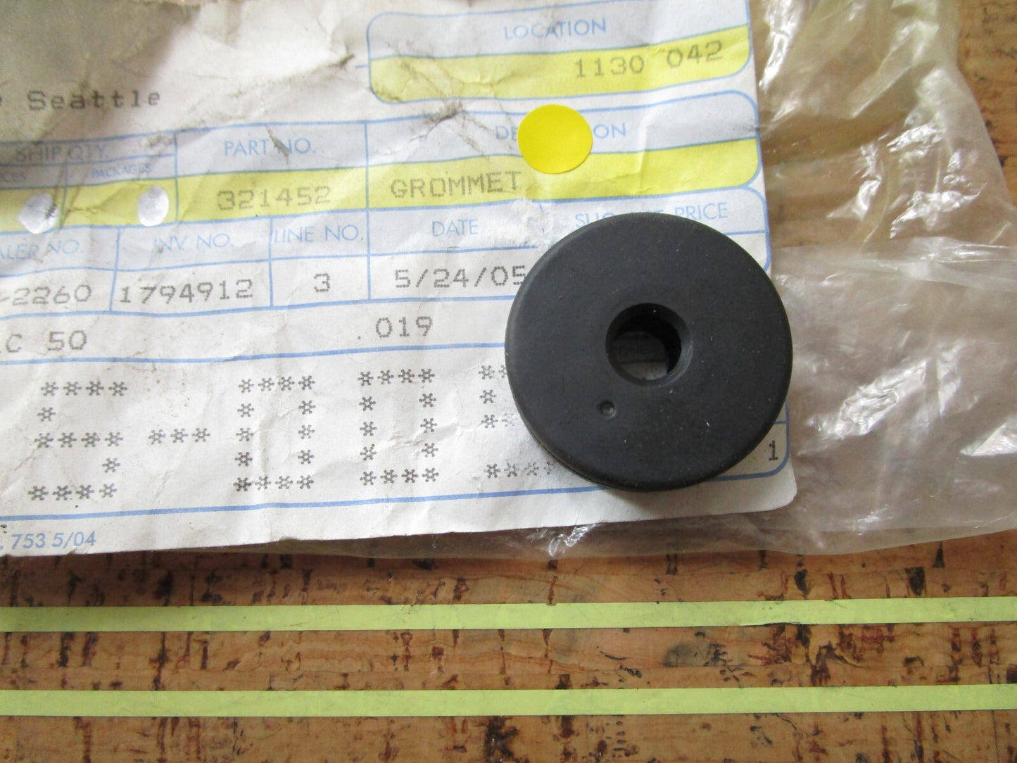 *NEW OEM* 0810 OMC Johnson Evinrude Grommet 321452 0321452