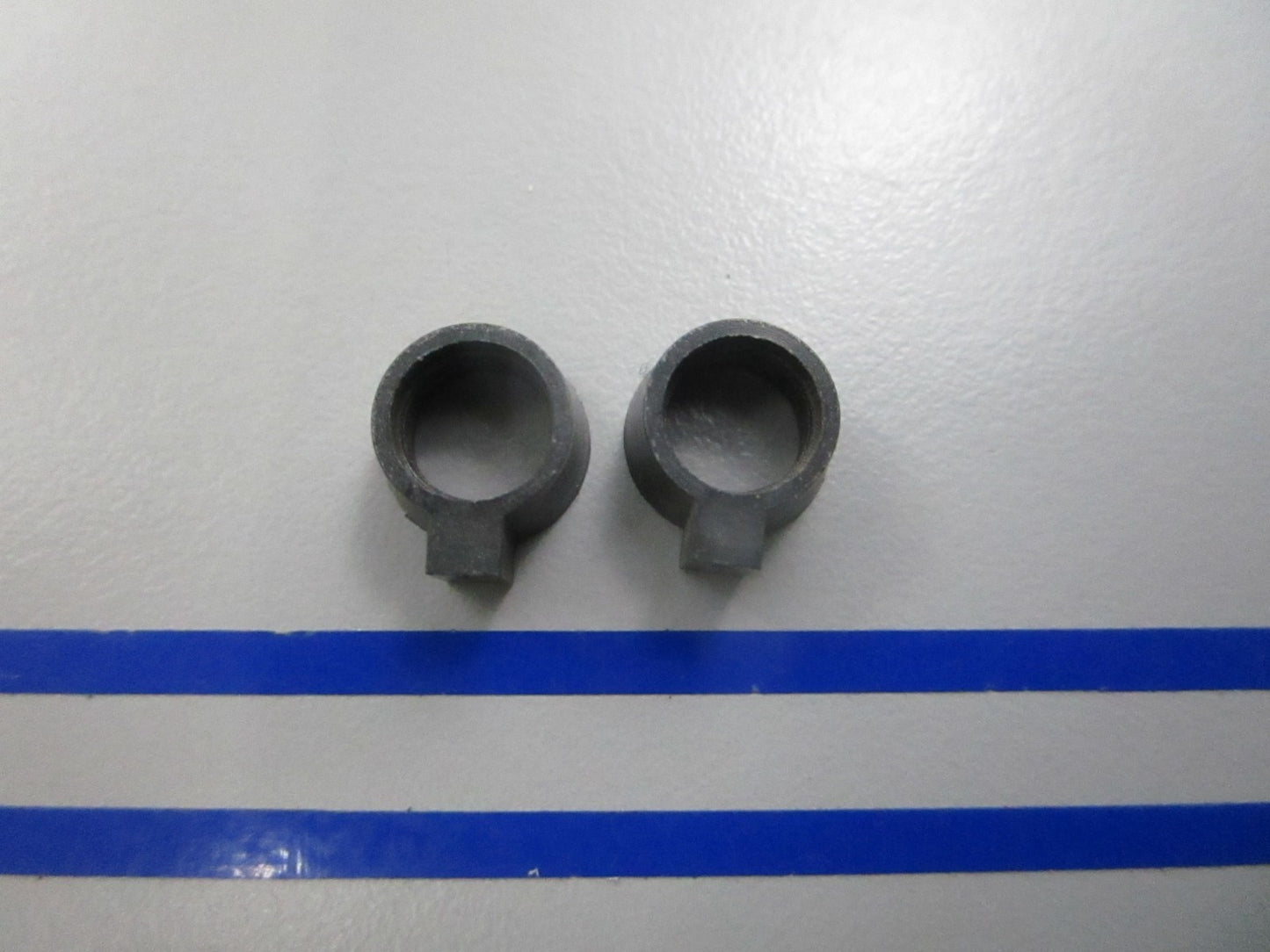 NEW OEM (LOT OF 2) 315253 OMC Johnson Evinrude Needle Valve Retainer 0810