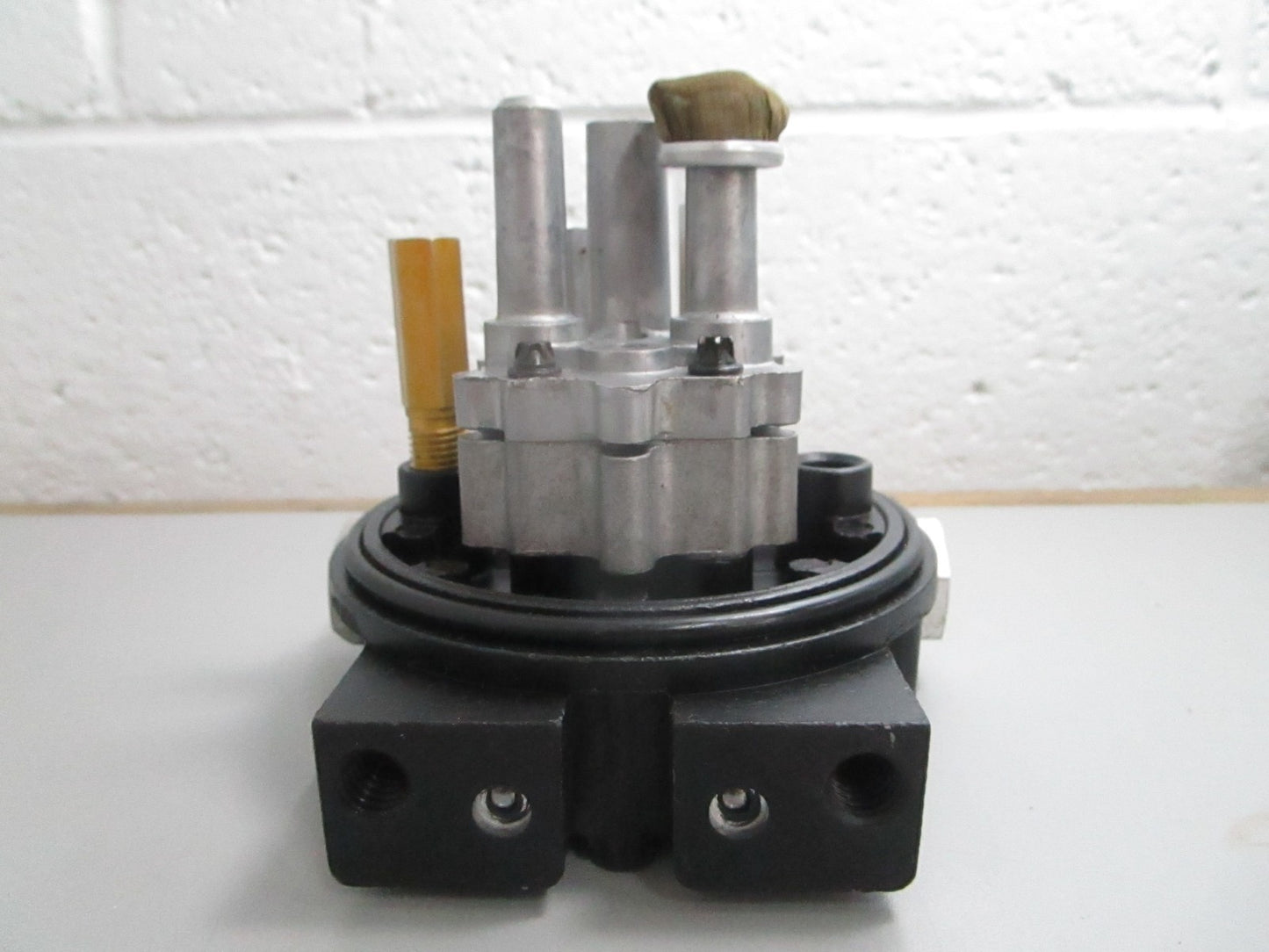*NEW OEM* 0820 Mercury Quicksilver Adaptor 18528