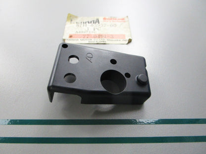 NEW OEM 87H-83957-00-00 Yamaha Lever Holder Cap 0810