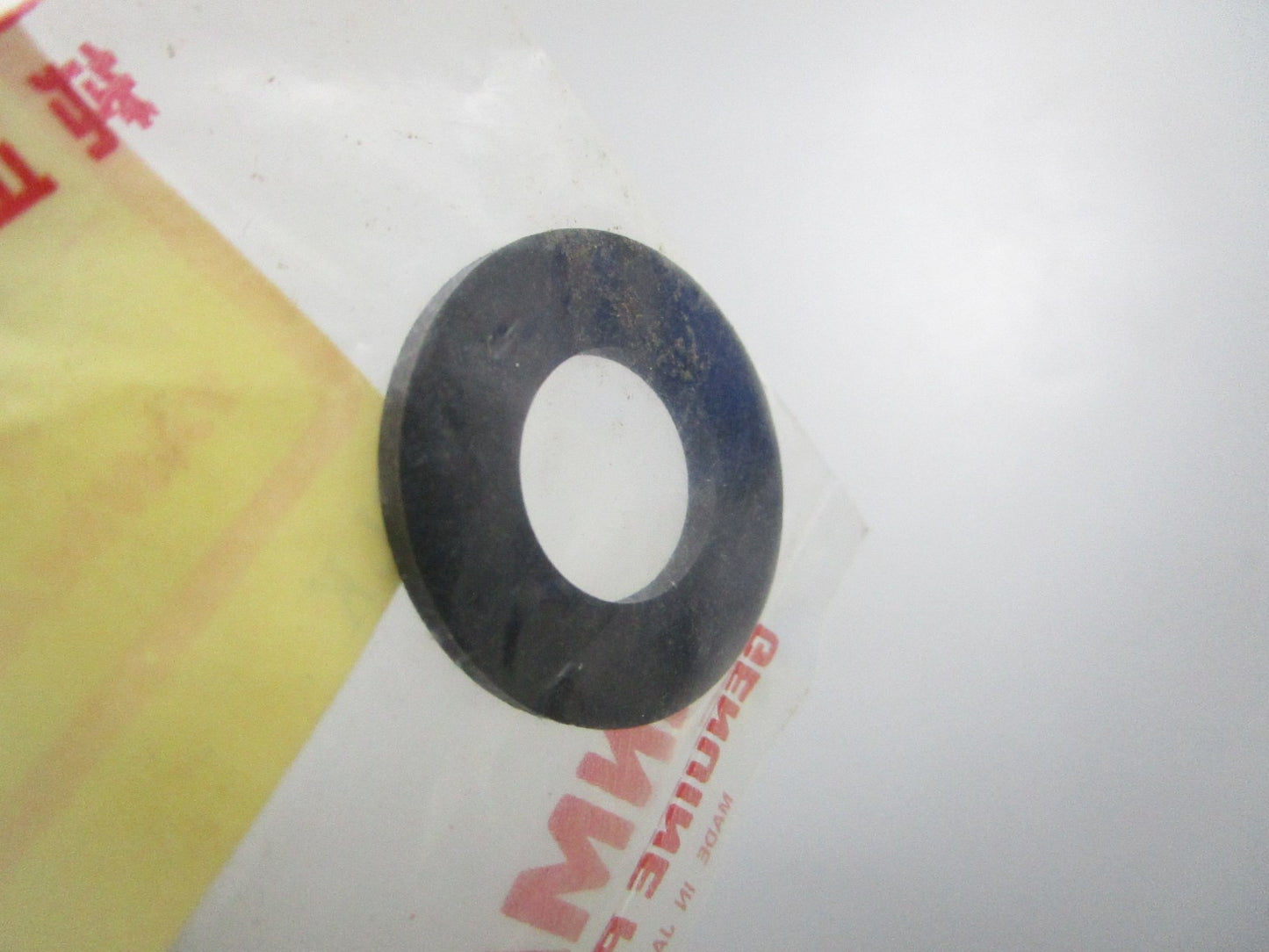 NEW OEM 124223-42070 Yamaha Washer Seal Piece 0810