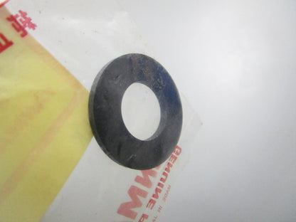 NEW OEM 124223-42070 Yamaha Washer Seal Piece 0810
