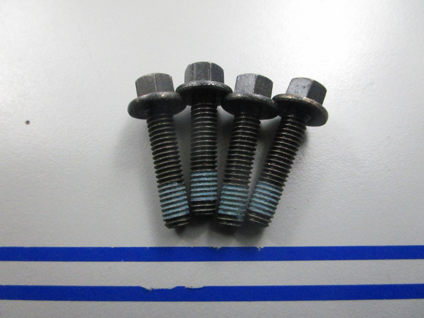 *NEW OEM* (LOT OF 4) 0810 Mercury Quicksilver Screw 8M0022324