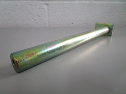 NEW OEM 76550-44170 Kubota Rear Wheel Shaft 0820