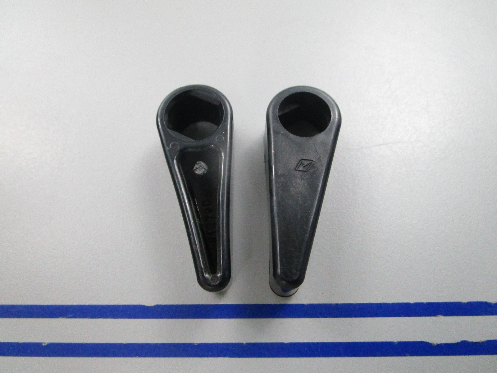 NEW OEM (LOT OF 2) 313790 0313790 OMC Johnson Evinrude Adjustment Lever 0810